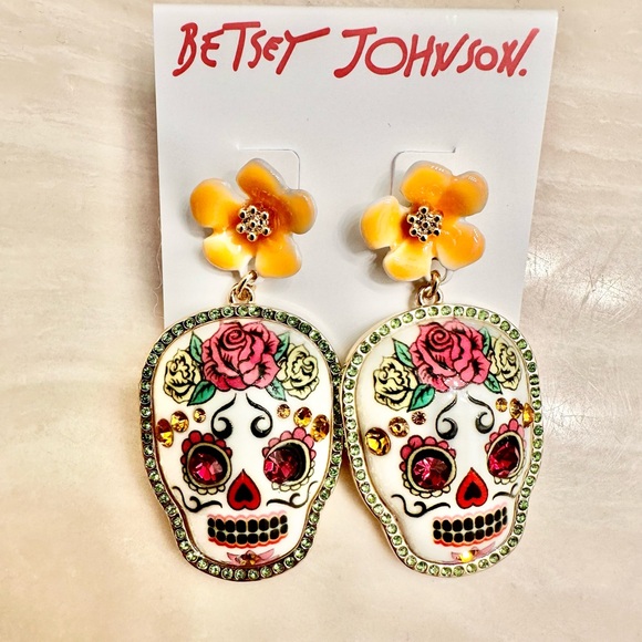Betsey Johnson skull necklace set. NWT. Comes with a free designer gift. - Picture 3 of 5